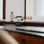 Homely - Library Style , Wooden Walls , Spacious , Friedrichshain 公寓 *