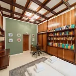 公寓 Homely - Library Style , Wooden Walls , Spacious , Friedrichshain *