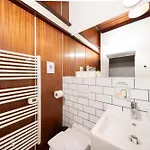 Homely - Library Style , Wooden Walls , Spacious , Friedrichshain 公寓 柏林