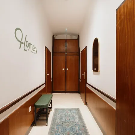 Homely - Library Style , Wooden Walls , Spacious , Friedrichshain شقة