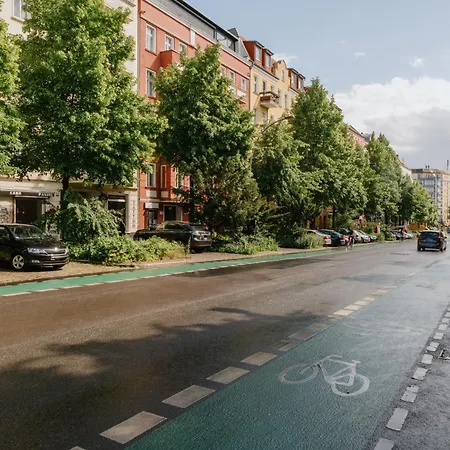 شقة Homely - Library Style , Wooden Walls , Spacious , Friedrichshain *