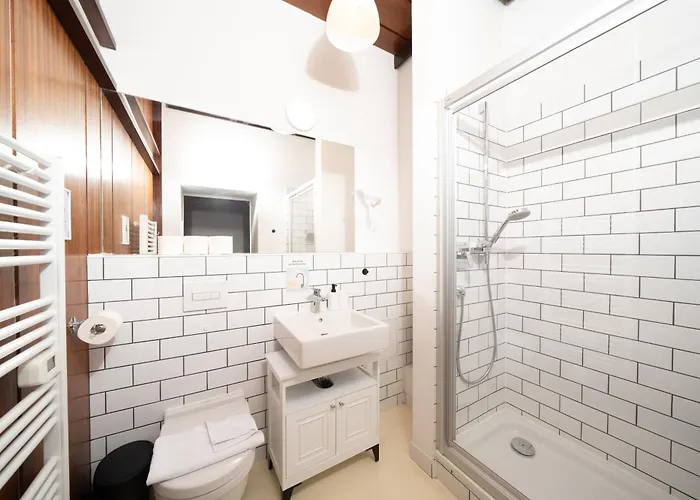 شقة Homely - Library Style , Wooden Walls , Spacious , Friedrichshain برلين