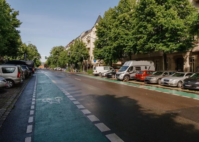 Homely - Library Style , Wooden Walls , Spacious , Friedrichshain شقة *