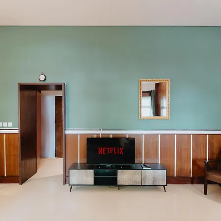 Homely - Library Style , Wooden Walls , Spacious , Friedrichshain Apartament Berlin