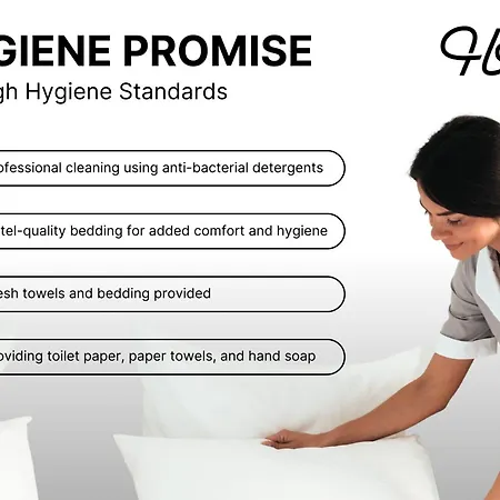 Homely - Library Style , Wooden Walls , Spacious , Friedrichshain